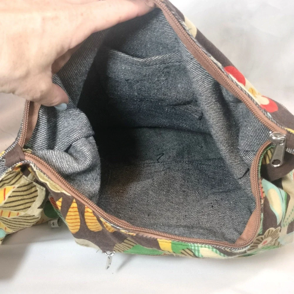 Crossbody Floral Hobo Bag; Retro Slouchy Bag